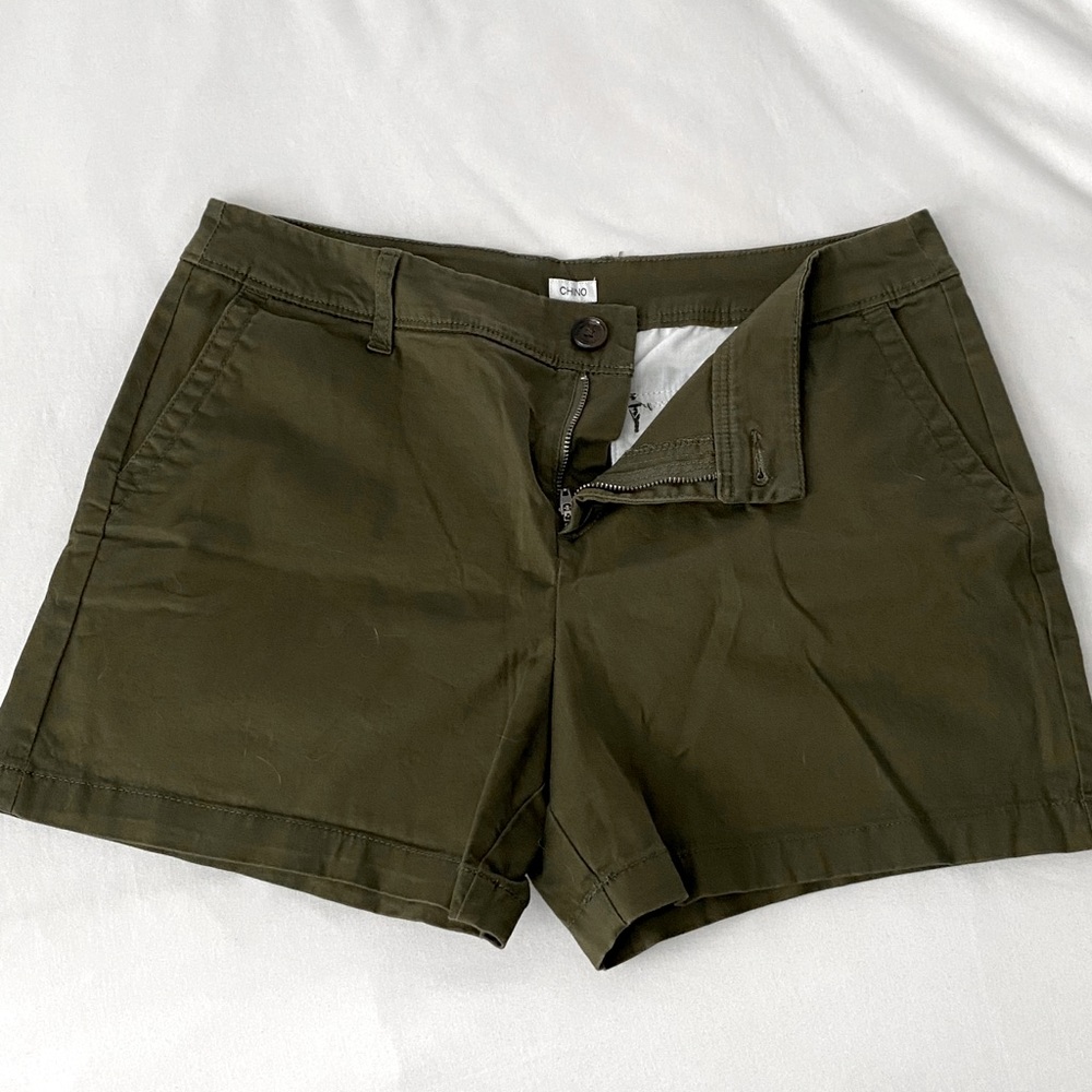 NWOT Liz Claiborne Chino Shorts